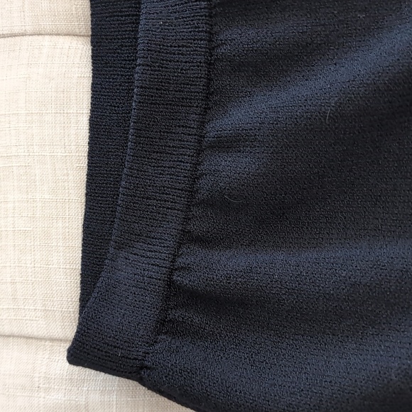St. John Basics Classic Black Skirt In Black Knit Size 6 - Picture 7 of 8
